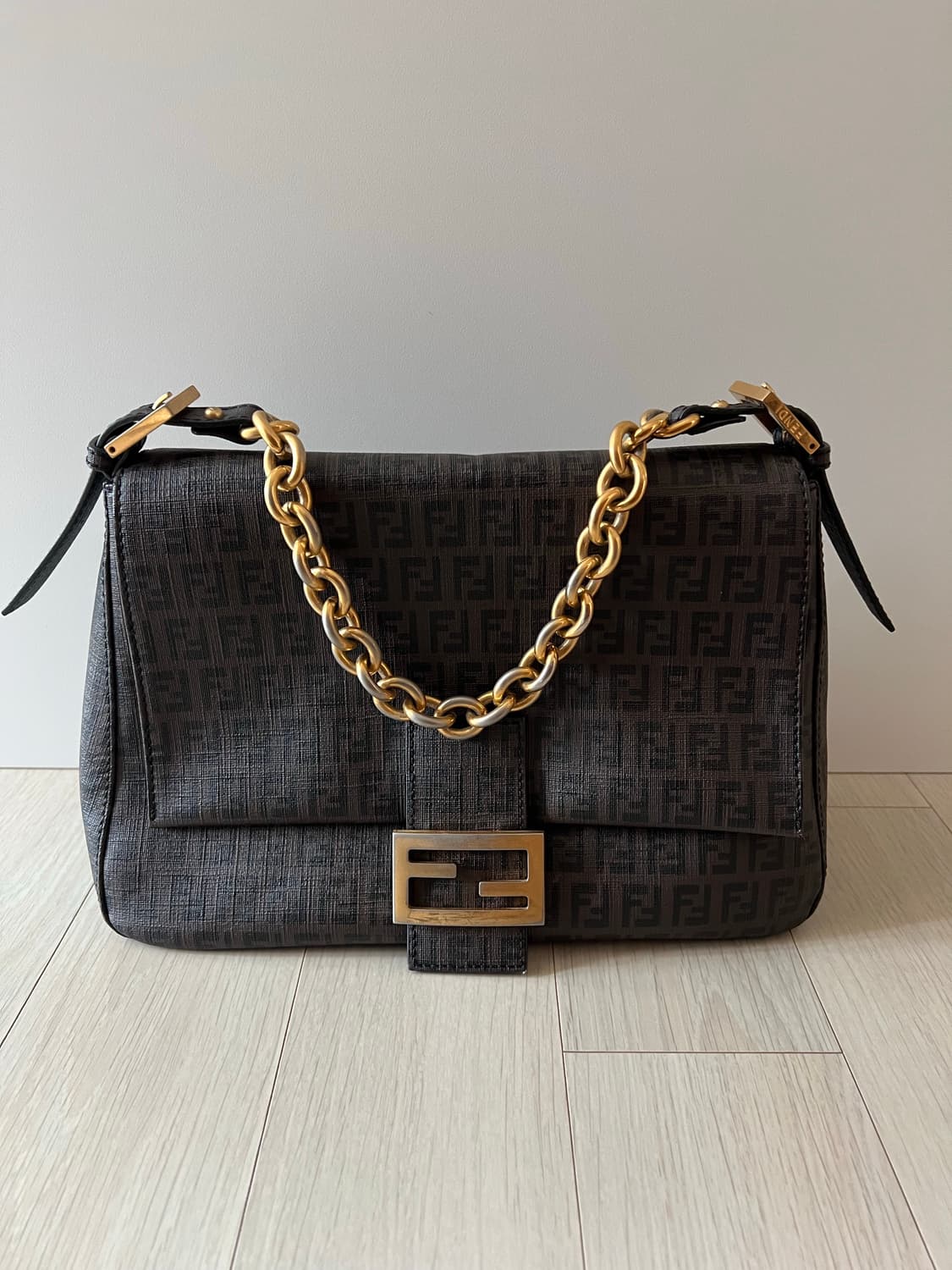 펜디 맘마 바게트백 상품이미지1