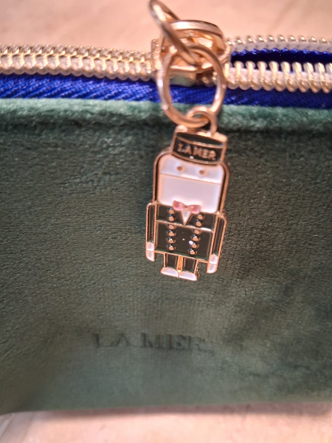 라메르 LA MER 그린 벨벳 사각 파우치 (새제품) 상품이미지6