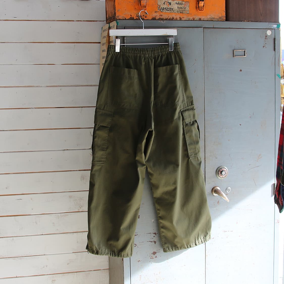 (착용컷) GU 와이드 밴딩 카고 팬츠 (남성용) 상품이미지2