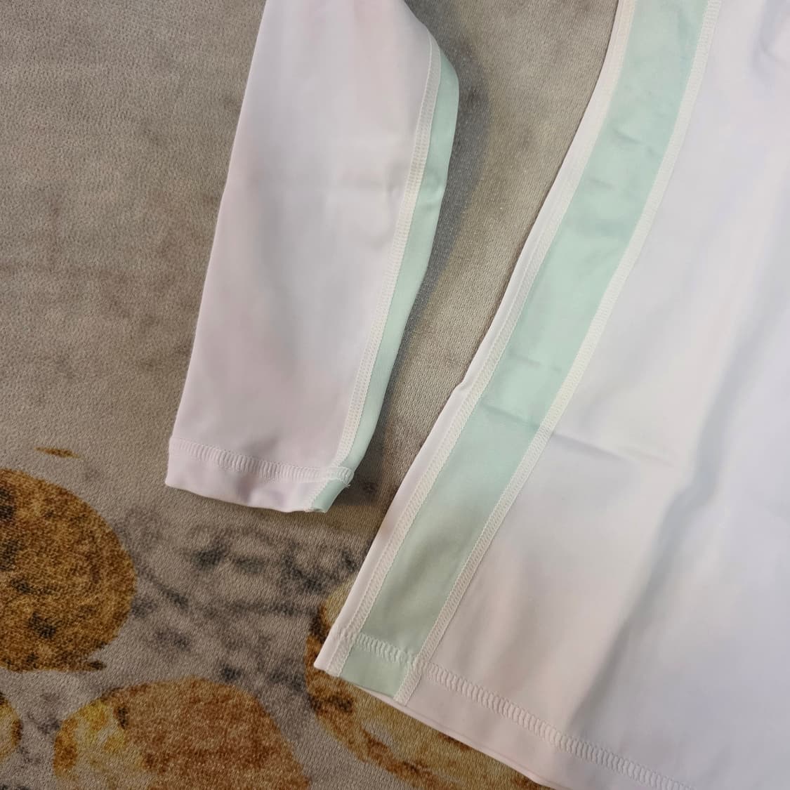 새상품택O 버켄스탁 정품 래쉬가드 S (화이트/민트 SPF50+ 등 기능 상품이미지3