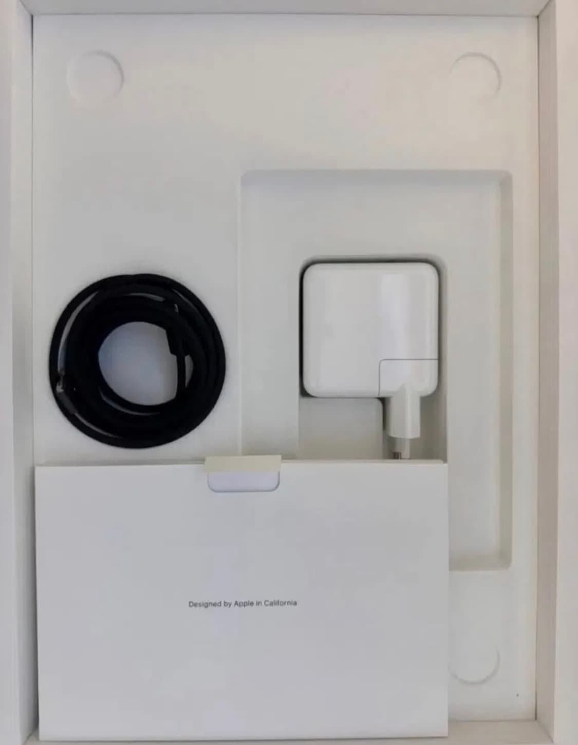 맥북 프로 M4 14인치 24GB 512GB 상품이미지3