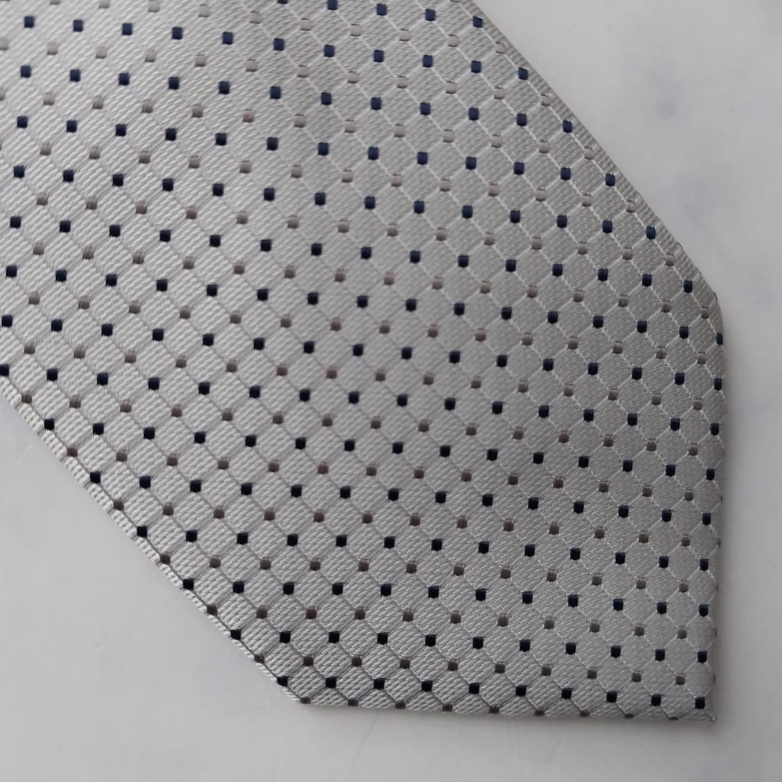 저널웍스 실크 라이트그레이 도트 넥타이 6.8cm A+등급 K1460
 상품이미지9