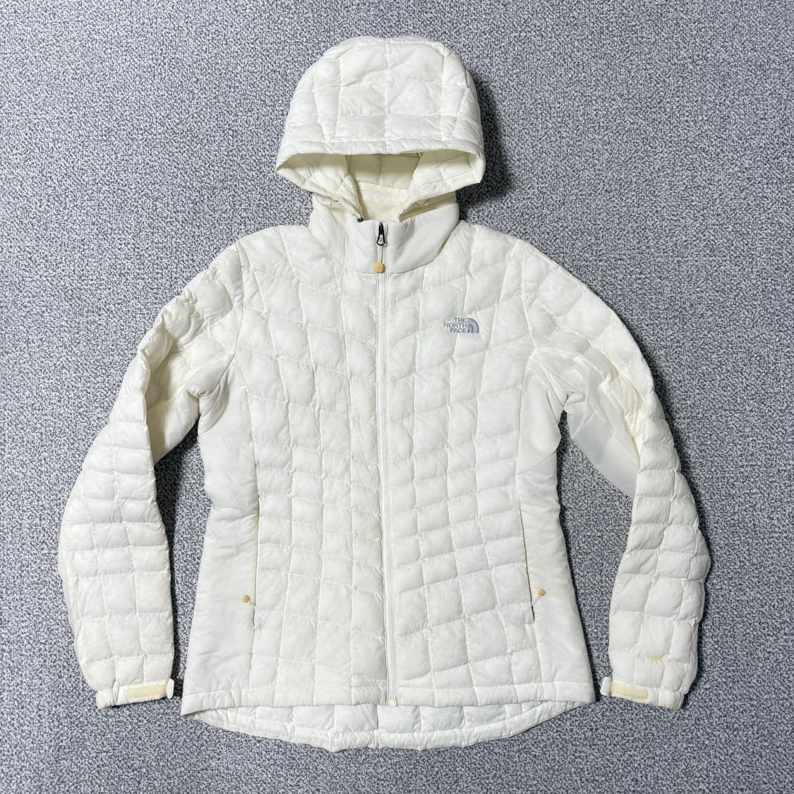 노스페이스 Thermoball 경량 패딩 여성용 상품이미지1