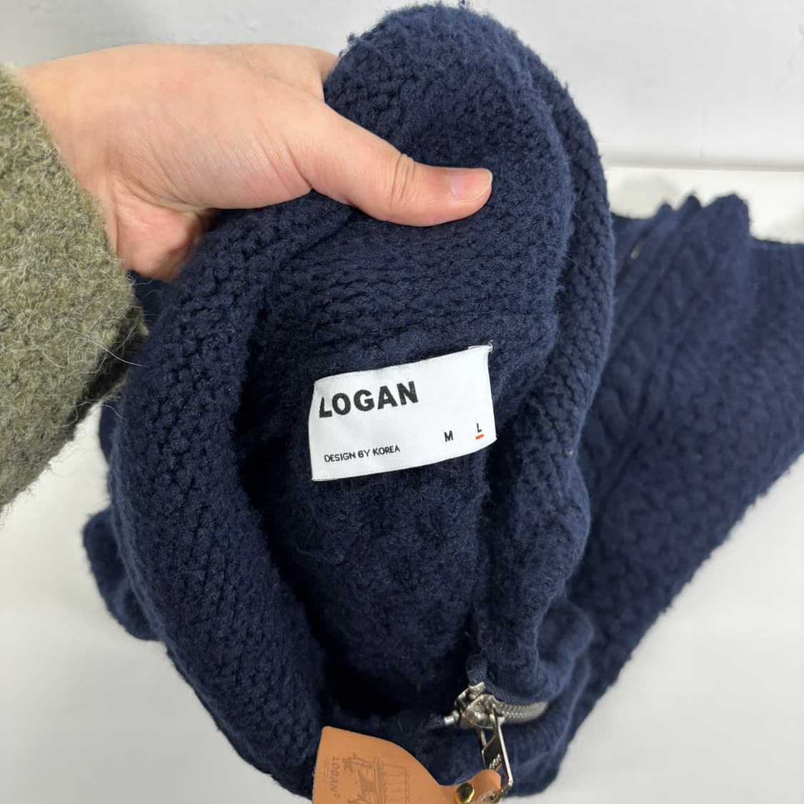 L LOGAN 다크네이비 꽈배기 카라 니트집업 상품이미지4