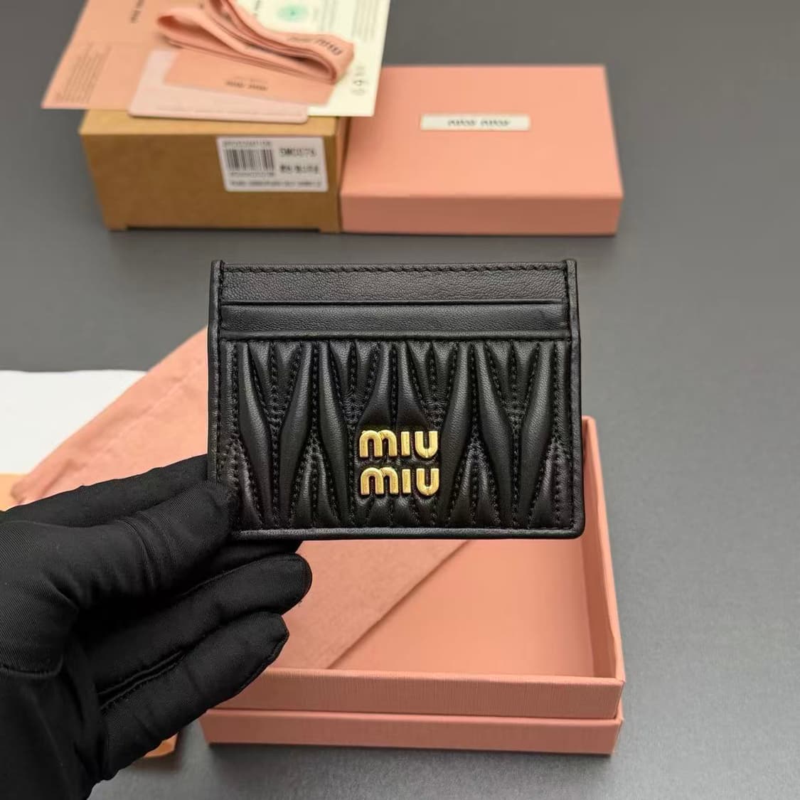 미우 미우 마테라쎄 나파 가죽 카드 홀더 블랙 상품이미지2