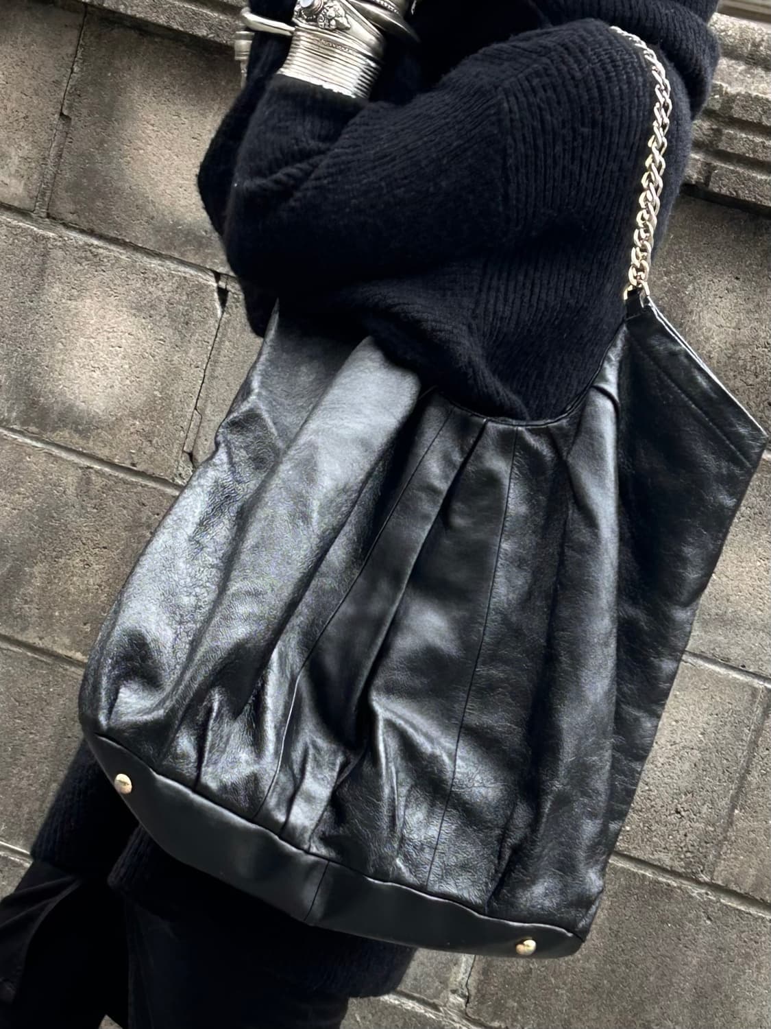 핀턱 체인 레더백 상품이미지1