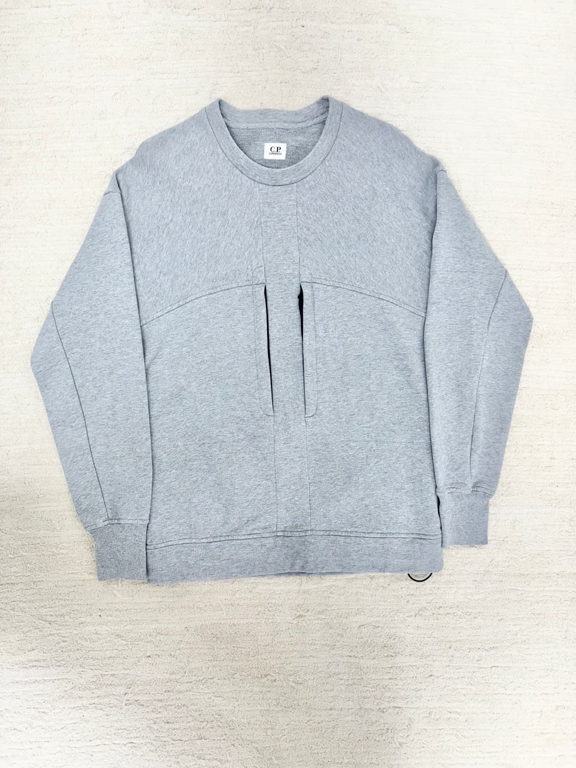 • C.P. Company 렌즈 암포켓 디테일 그레이 맨투맨 상품이미지1