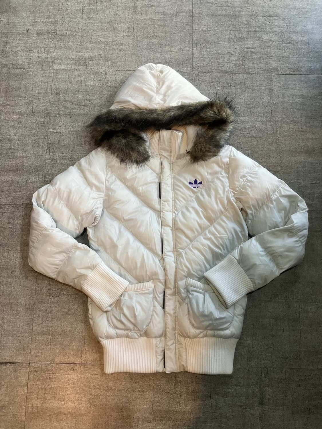 Adidas 아디다스 핀터깔y2k 대대장리즈리사 울프죠 패딩퍼자켓 상품이미지1