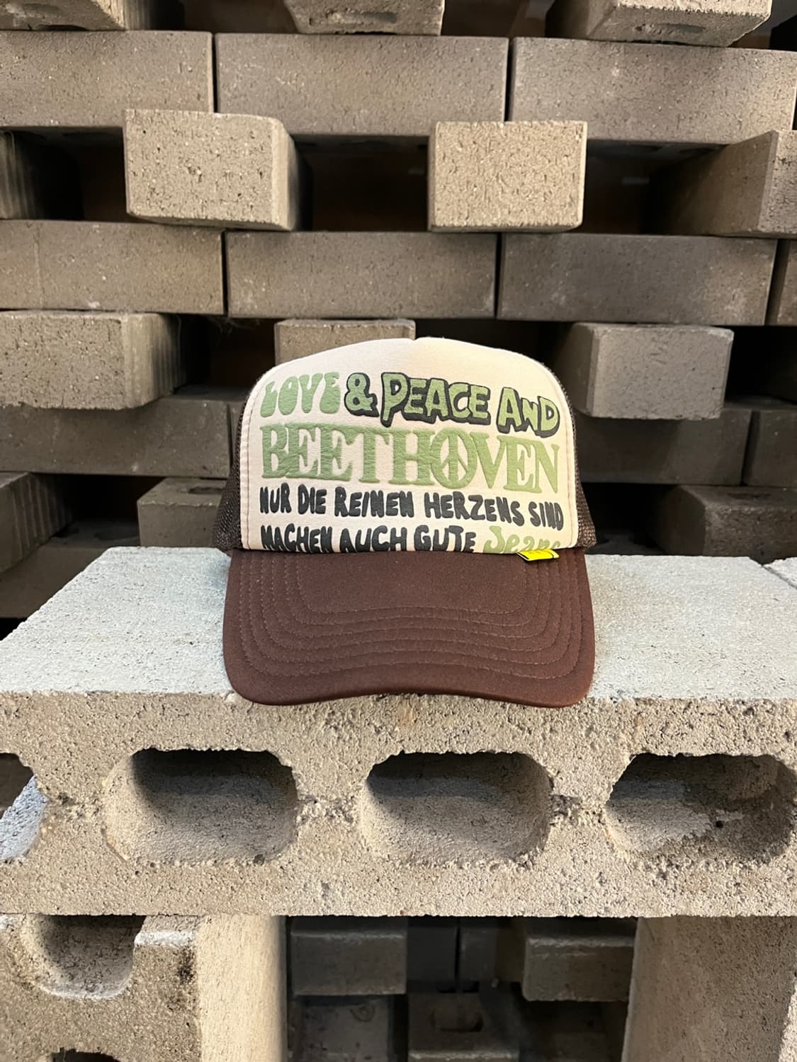 캐피탈 러브 & 피스 앤 베토벤 트랙 캡 상품이미지1