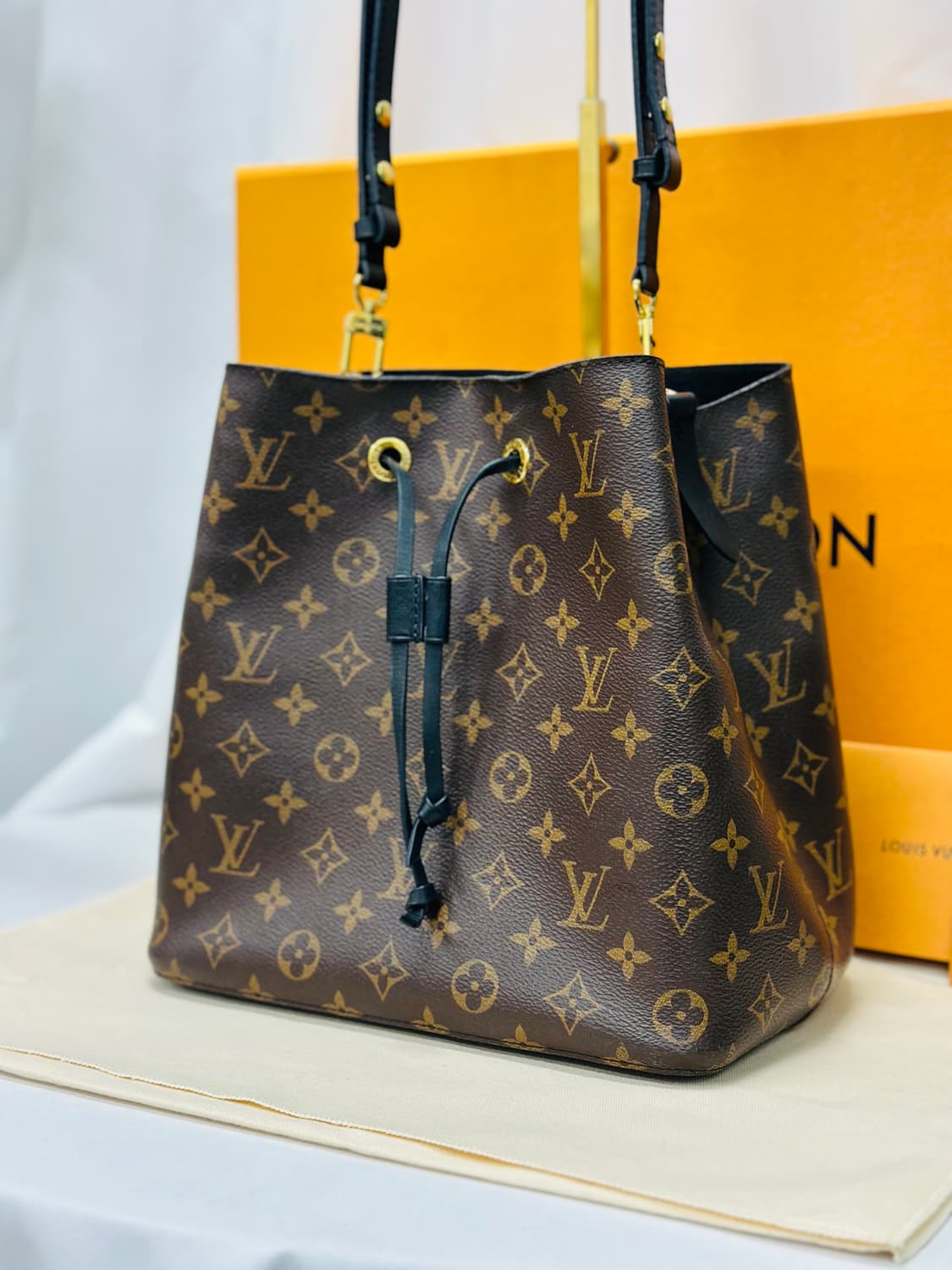 [풀구성] 루이비통 네오노에 MM 모노그램 블랙 상품이미지2