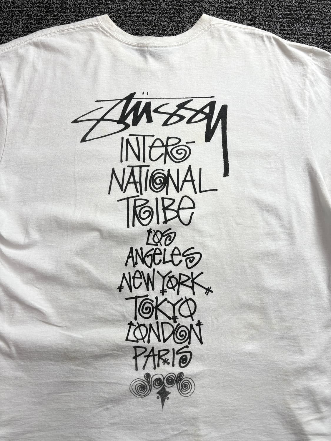 스투시 트라이브 스택 빅로고 박시핏 티셔츠 1599 상품이미지1