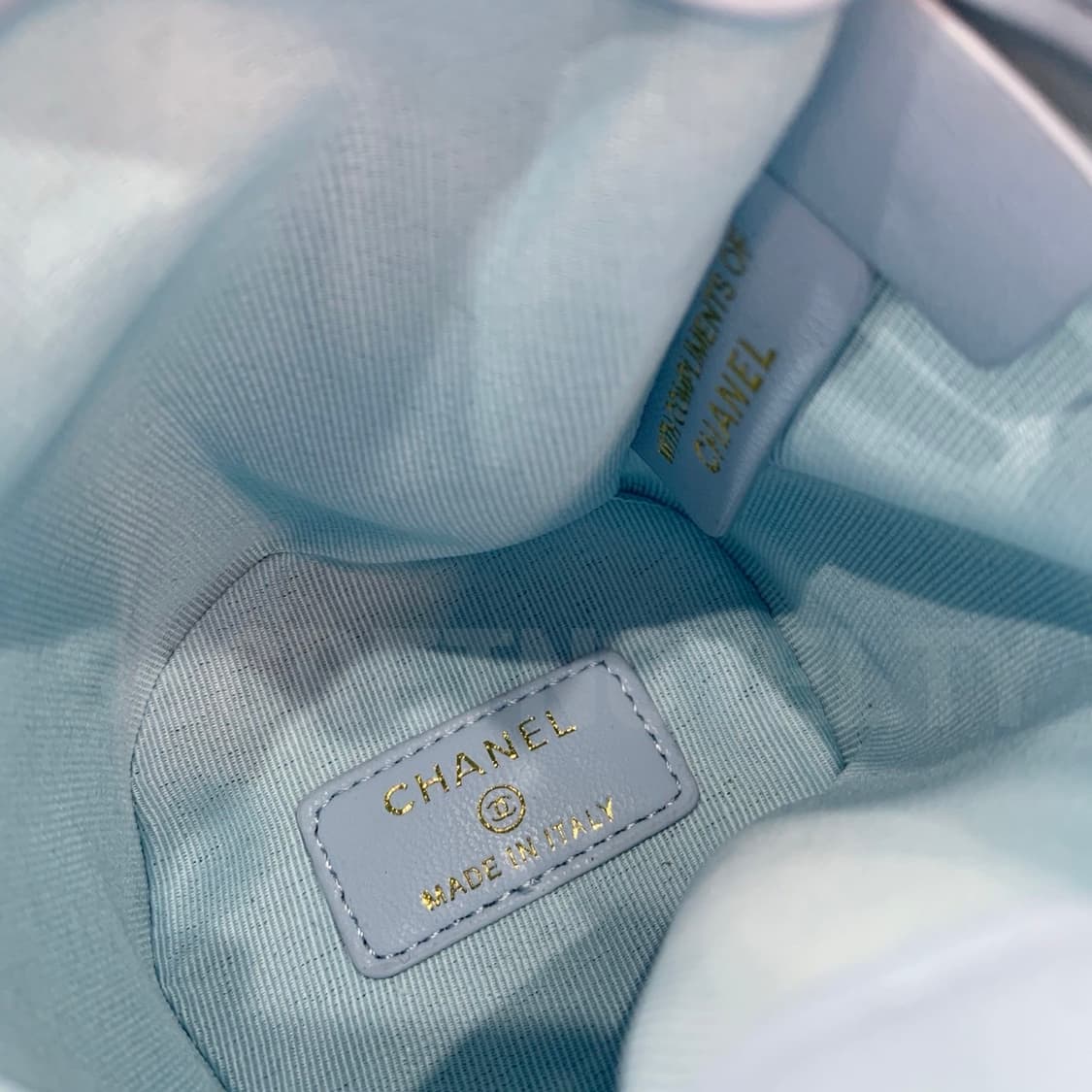 샤넬뷰티 미니 버킷백 진주체인  크로스백 블루 드로스트링 백  상품이미지6