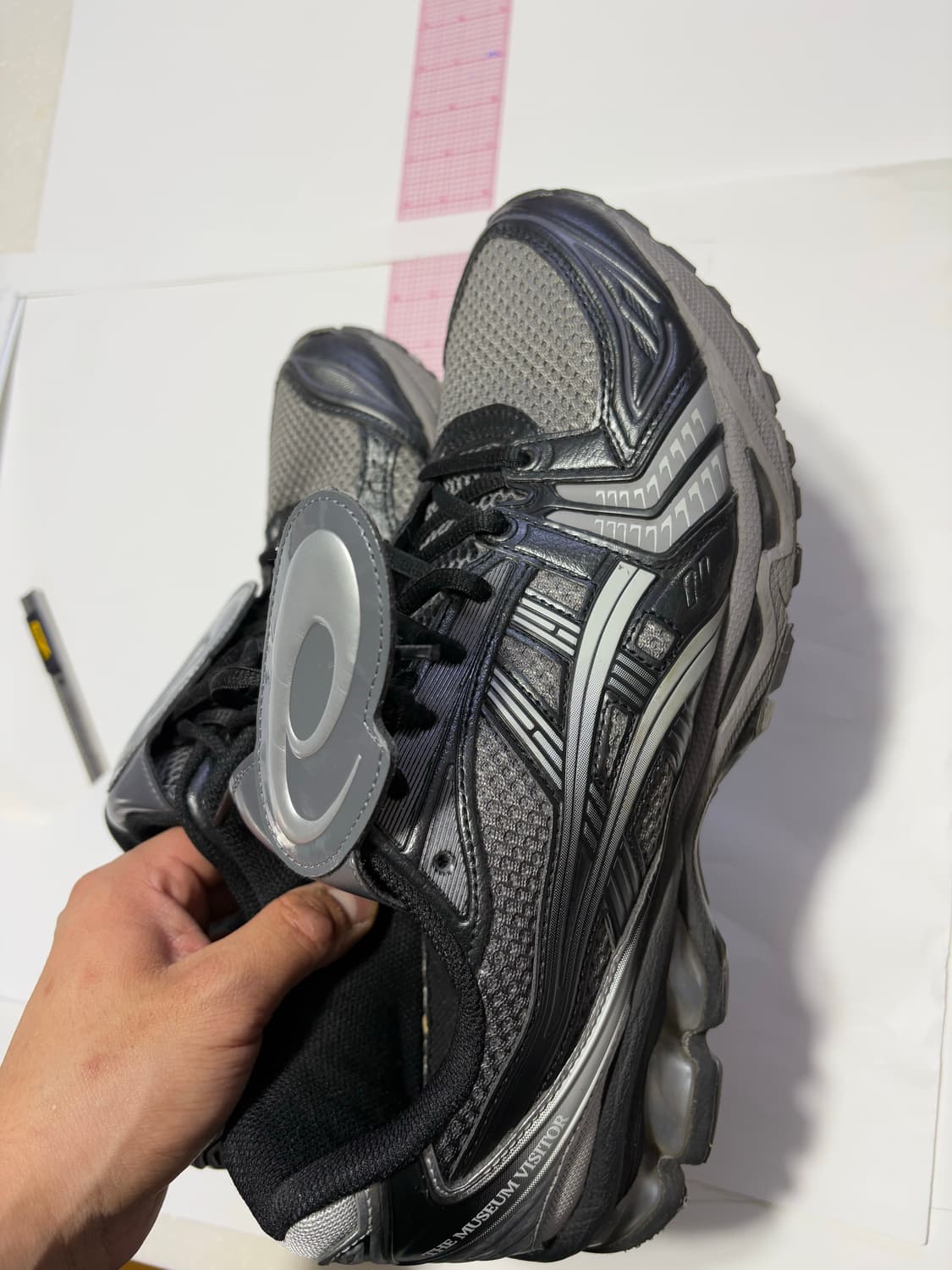 아식스 x 더뮤지엄비지터 젤 카야노 14 285size 상품이미지4