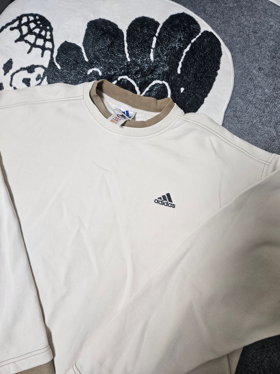 아디다스 자수 로고 레이어드 맨투맨 스웻셔츠 긴팔티 상품이미지2