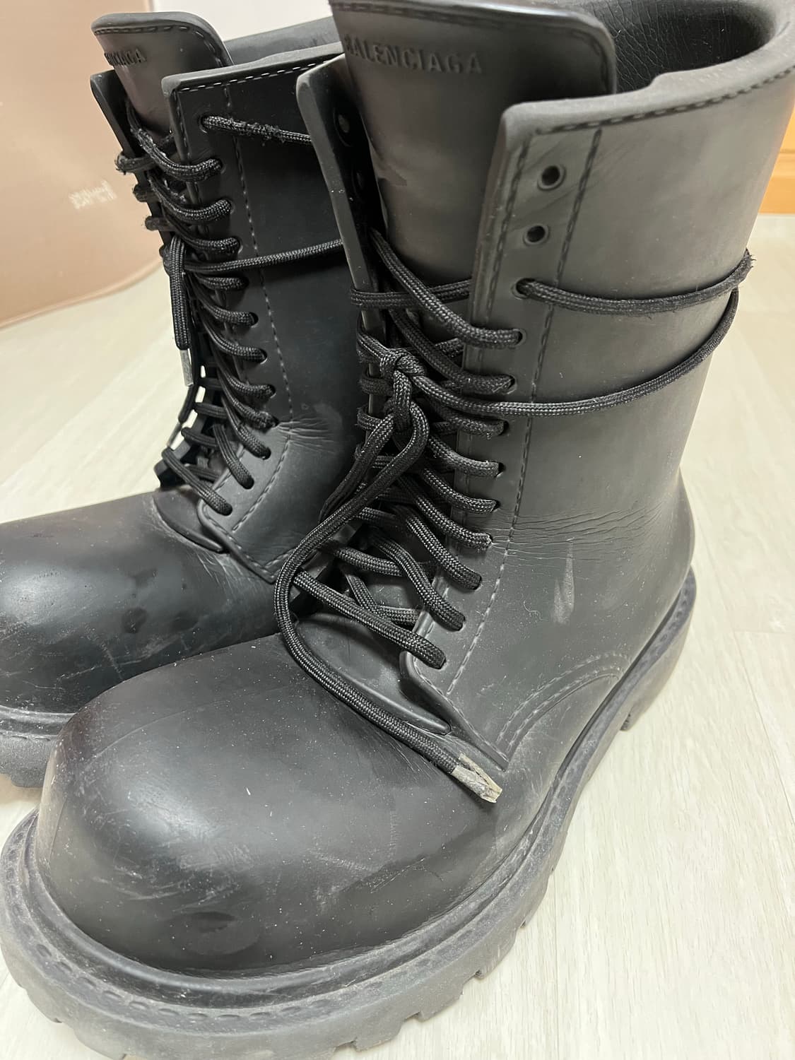 발렌시아가 스테로이드 부츠 상품이미지4