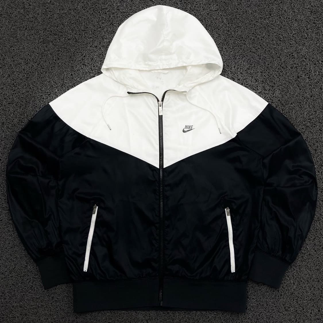 Nike 로고 오레오 윈드러너 바람막이 자켓 상품이미지1