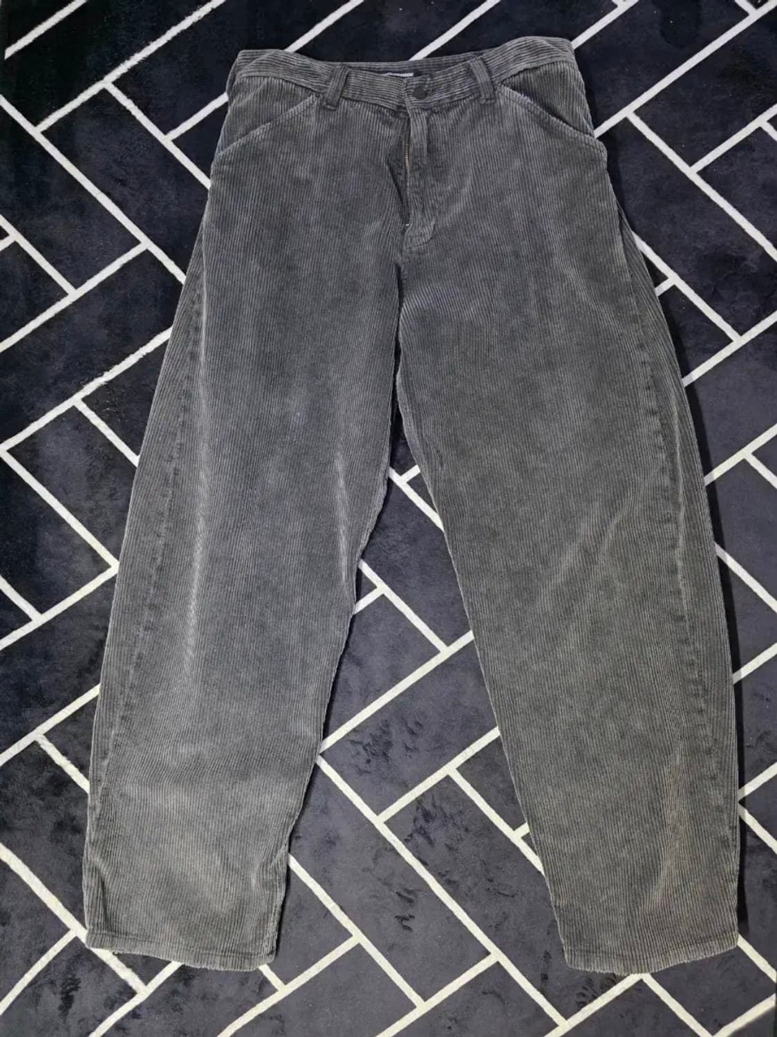 해칭룸 커브 진 코듀로이 다이드 차콜 3(M) 상품이미지1