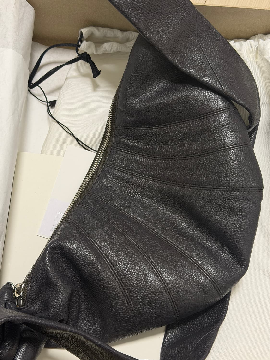 르메르 크루아상범백 다크초코 그레인 상품이미지3