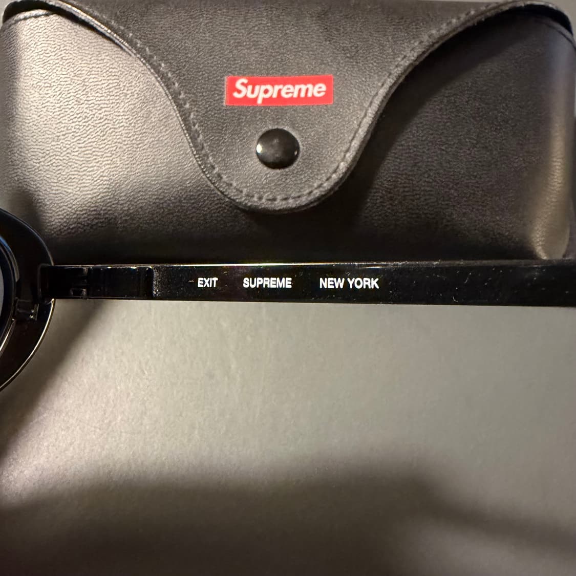 슈프림 18ss Exit Sunglasses 상품이미지4