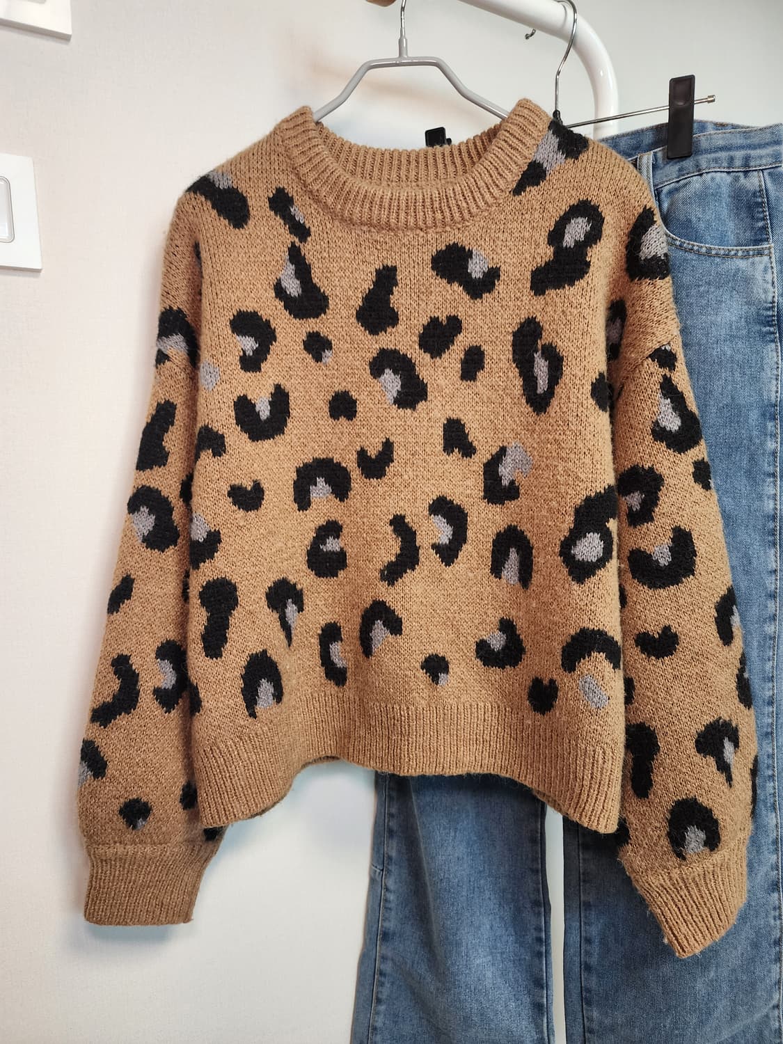 레오파드 패턴 여성 니트티 상품이미지1