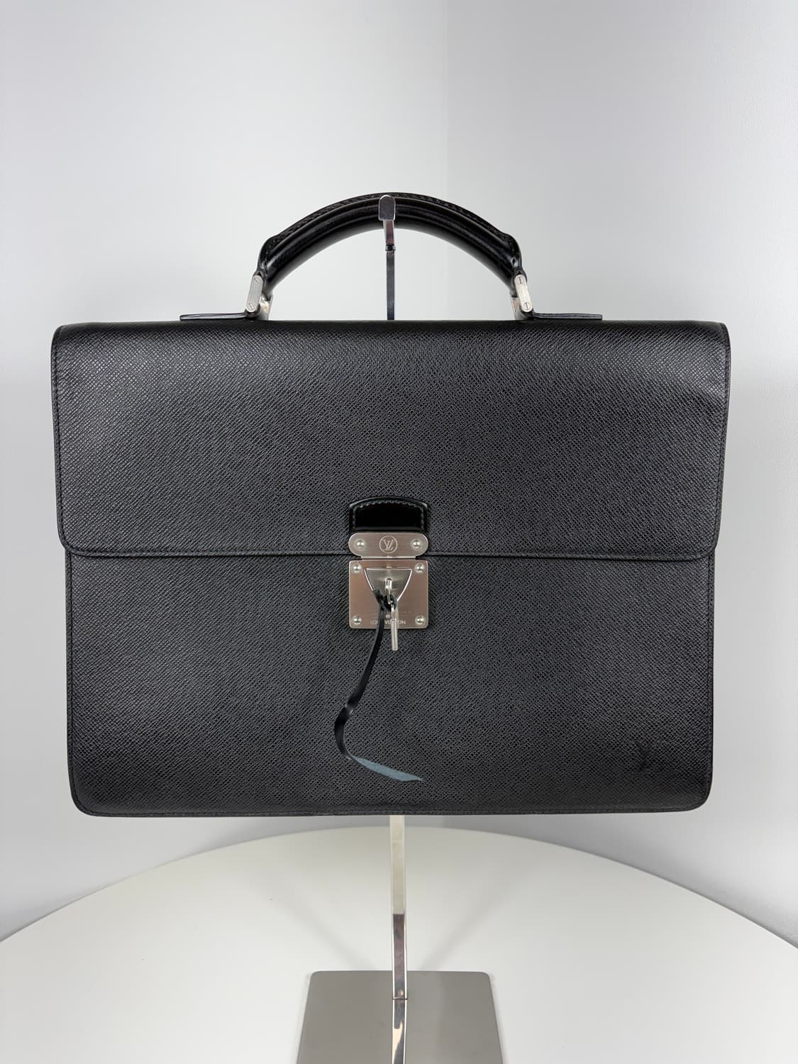 루이비통 M31092 타이가 라귀토 서류가방 브리프케이스 상품이미지1