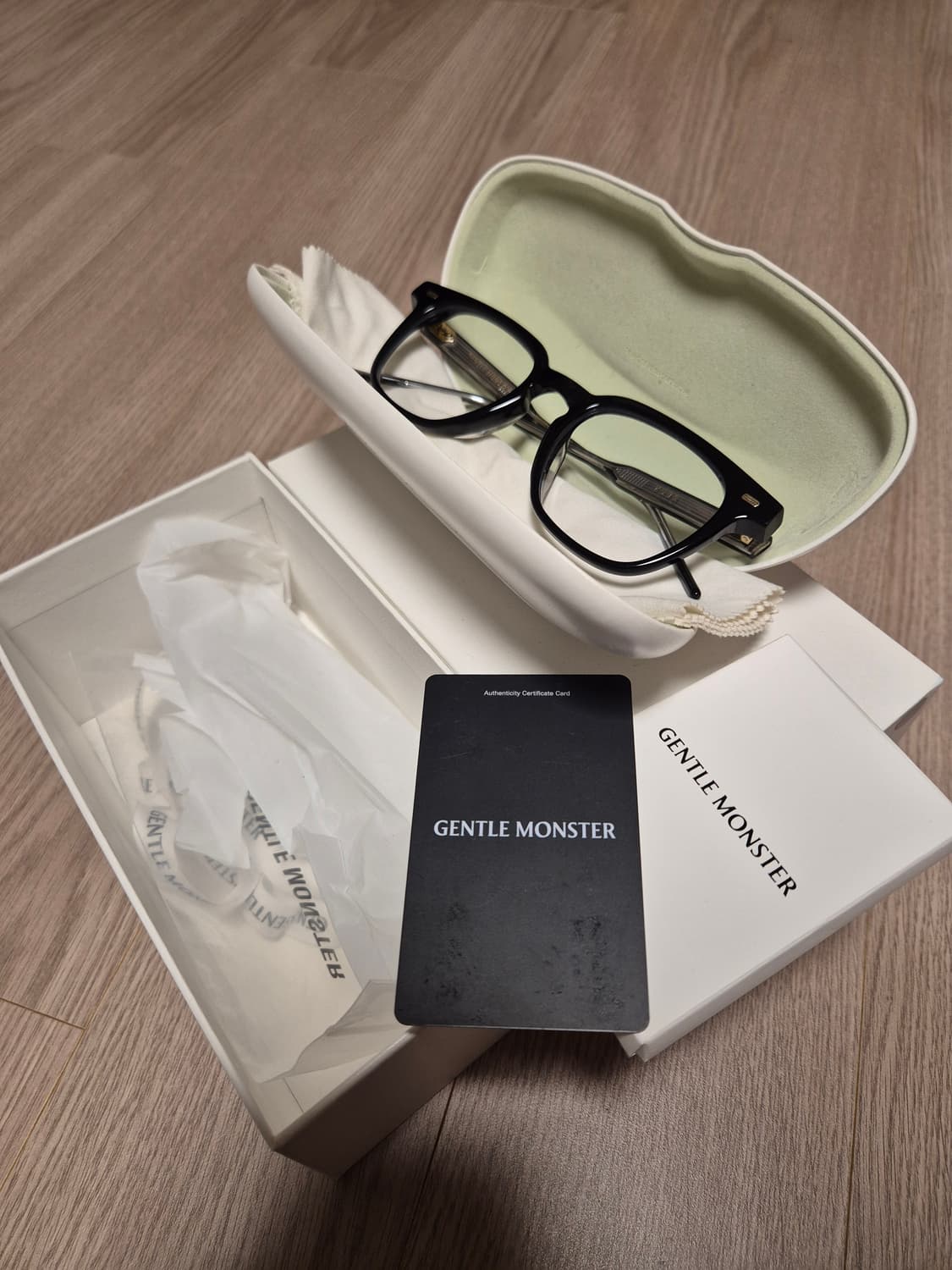 젠틀몬스터 KUBO-01 블랙 안경 상품이미지1