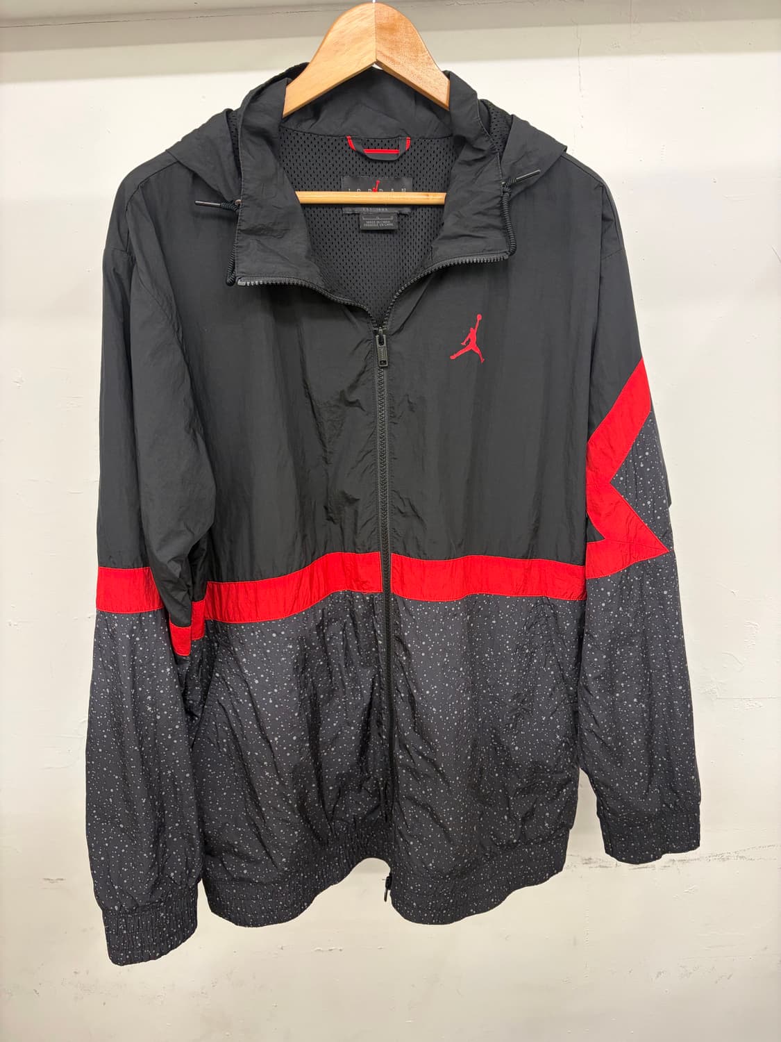 [105]나이키 조던 블랙/레드 바람막이 상품이미지1