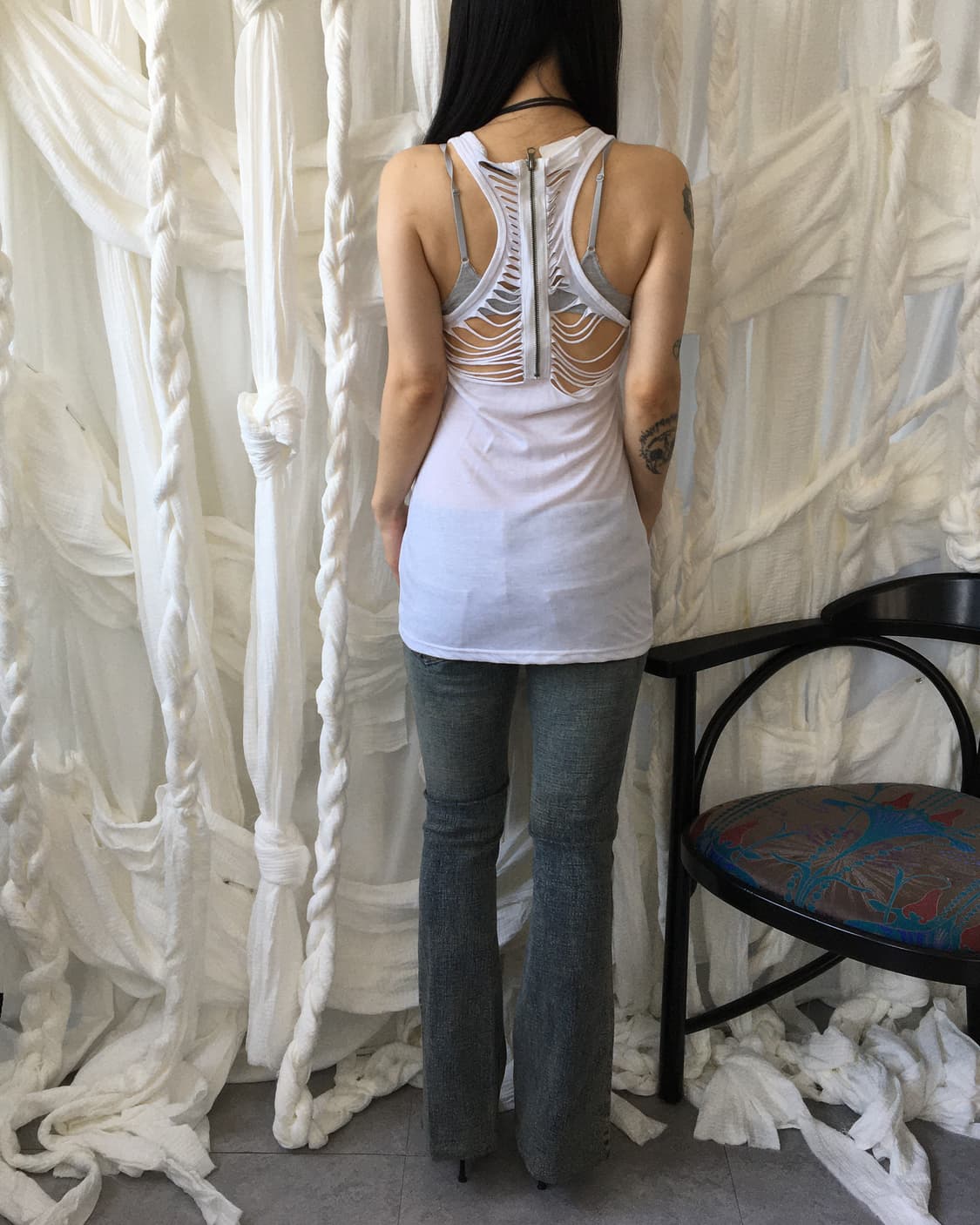 Back cut off point printing sleeveless 상품이미지8