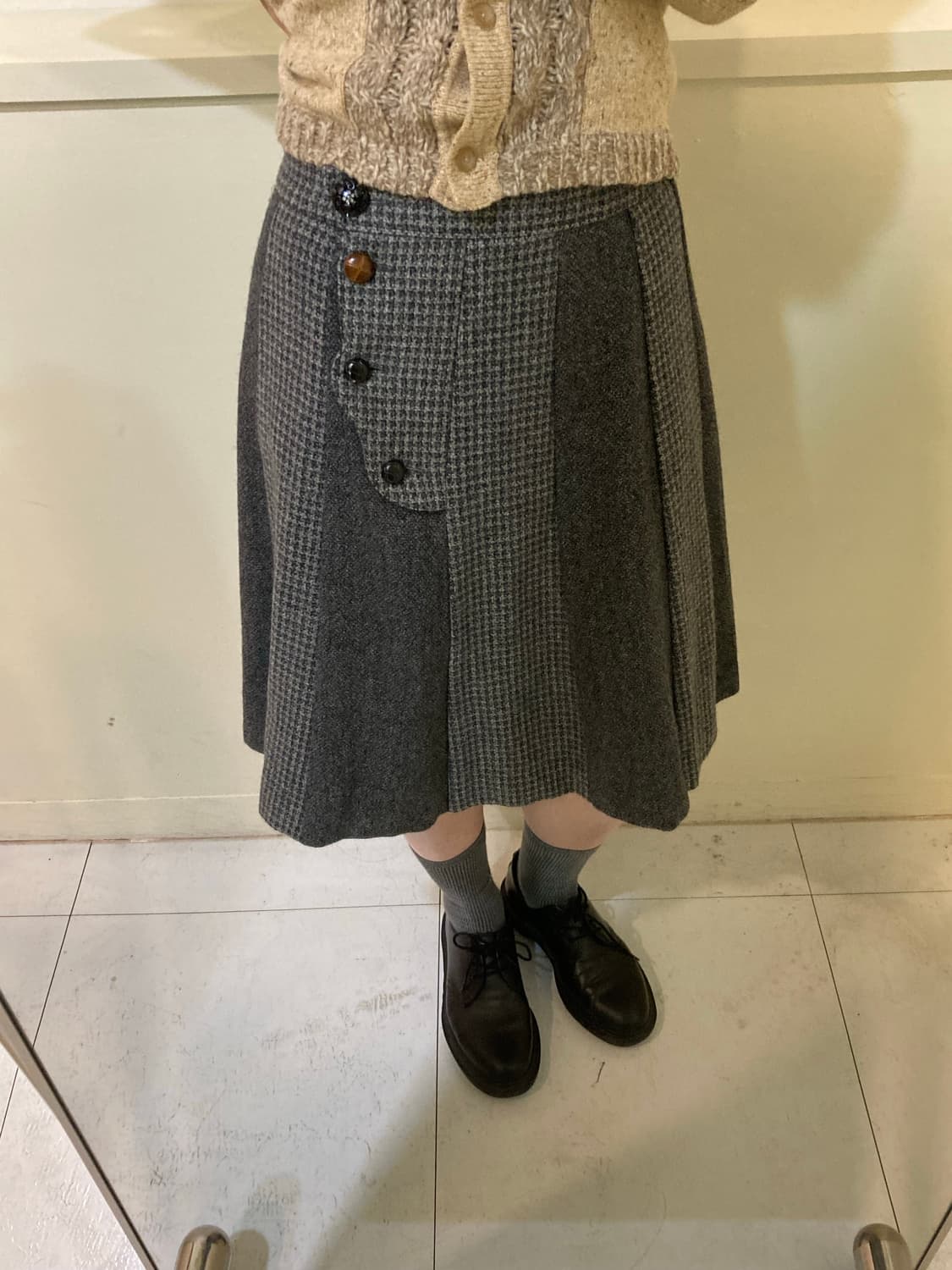 단추 포인트 울 플리츠 스커트 상품이미지8
