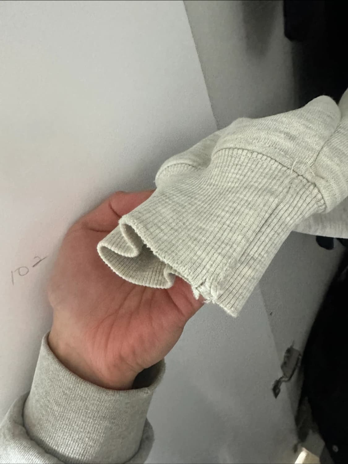 아이앱스튜디오 버건디 후드티 L판매합니다. 상품이미지4