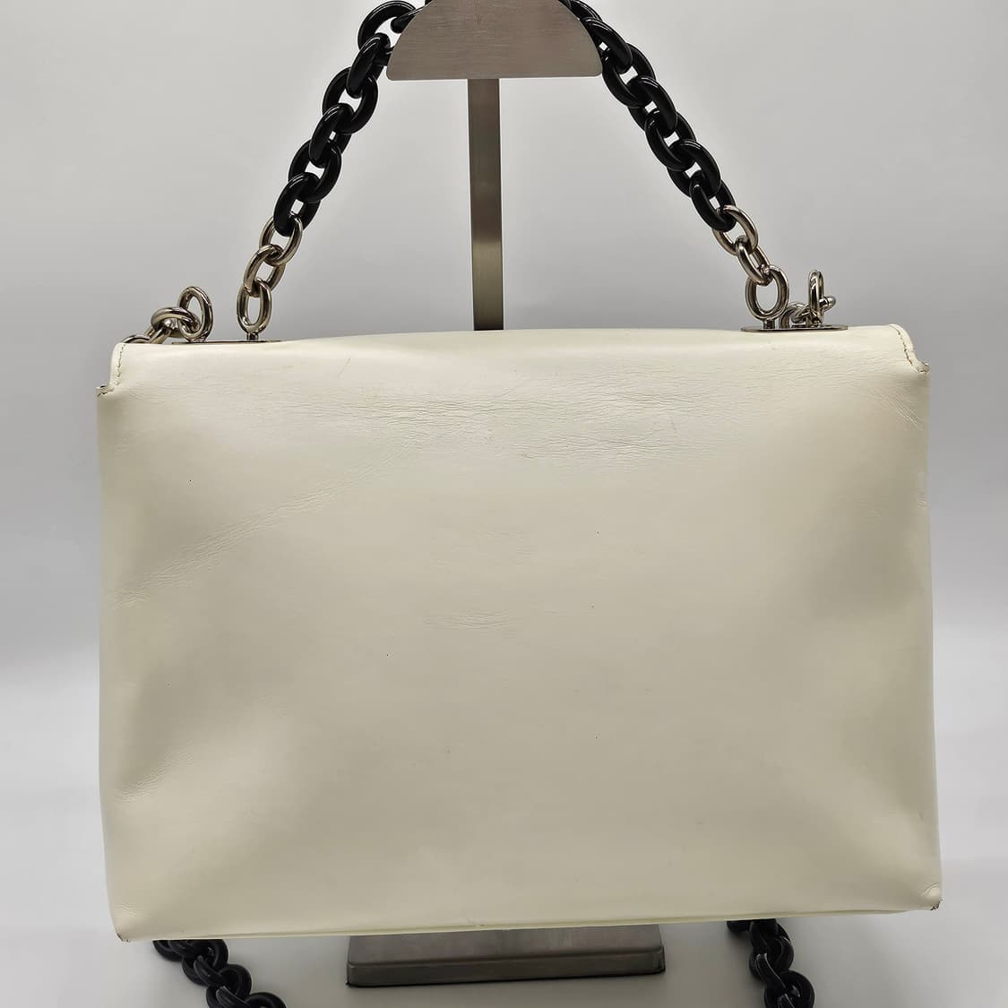 정품 발렌시아가 블랙앤화이트 스프레이백  상품이미지3