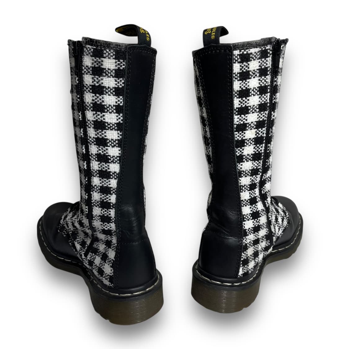 Dr. Martens 14-hole checkered boots  상품이미지5