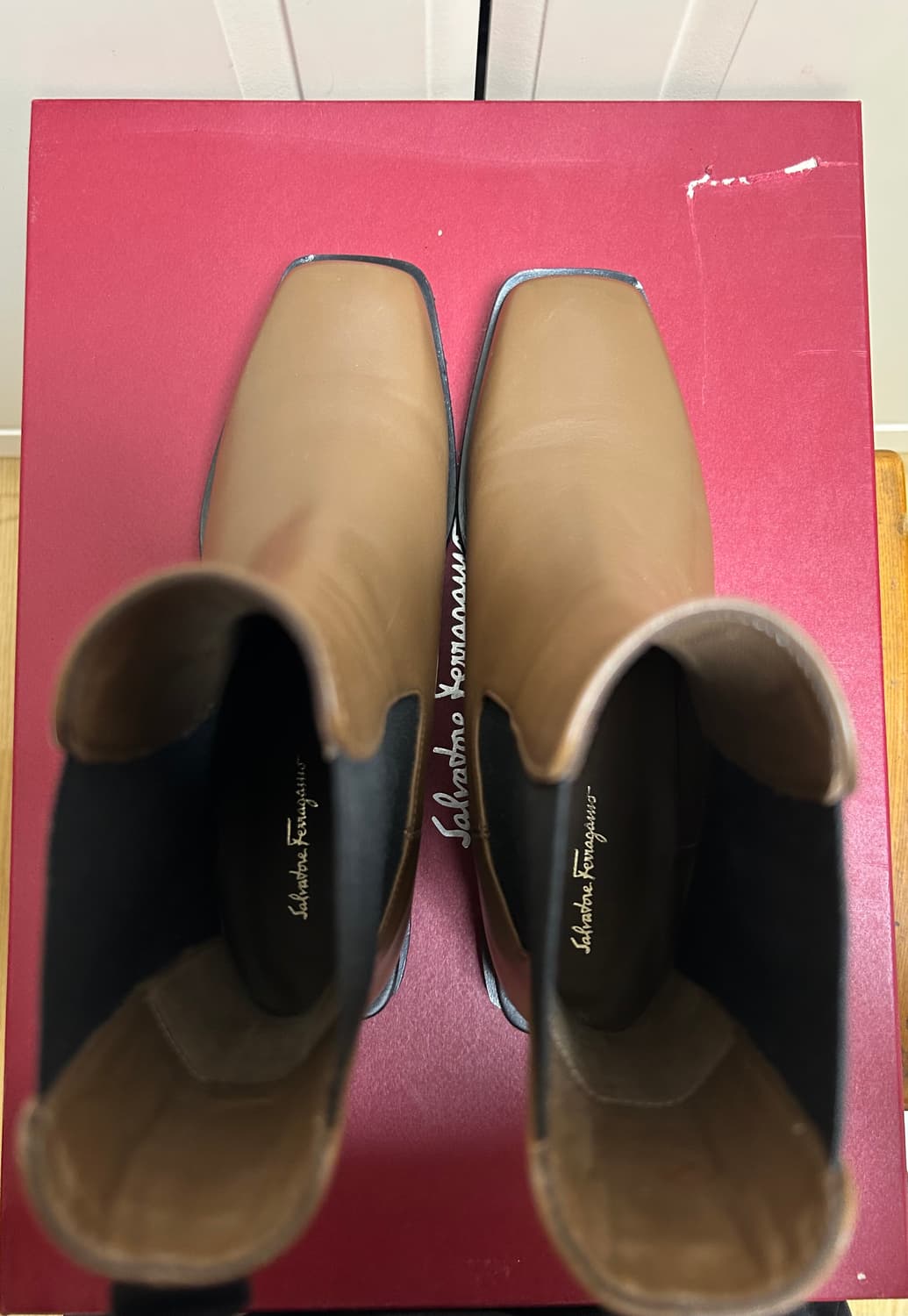 페라가모 스퀘어토 첼시부츠 (7D/245사이즈) 상품이미지4