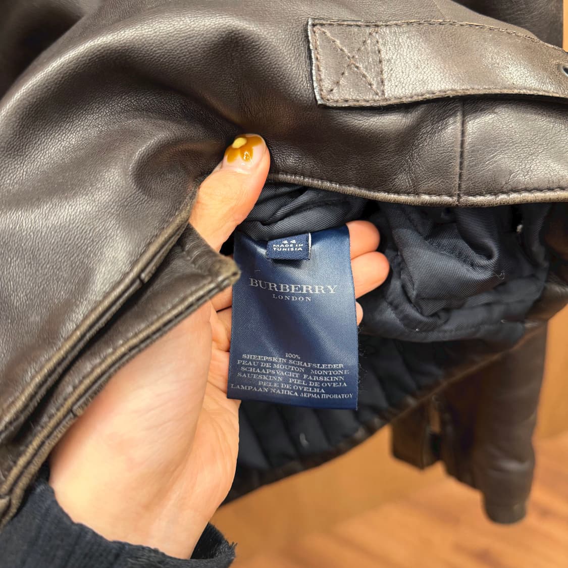버버리 런던 라이더 레더 자켓 멀티 포켓 안감 퀄팅 디테일 브라운 상품이미지7