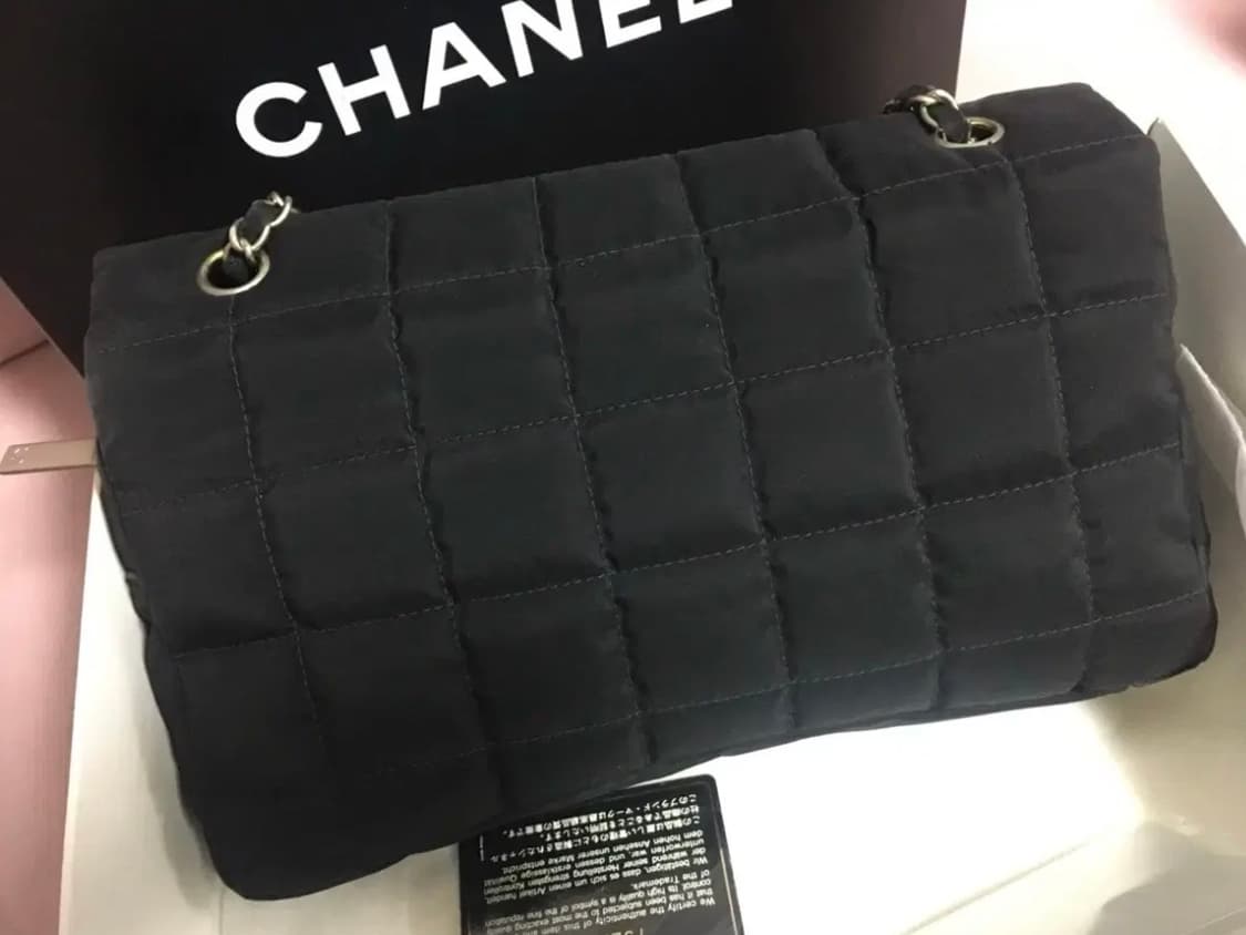 샤넬 초코바 패딩 퀼팅백 상품이미지3