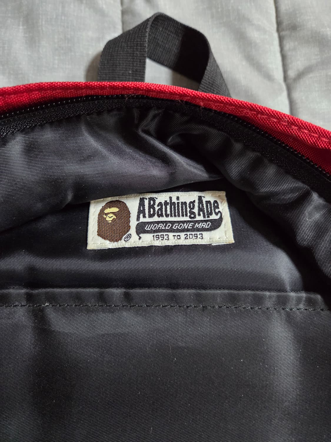 베이프 백팩 레드 상품이미지4