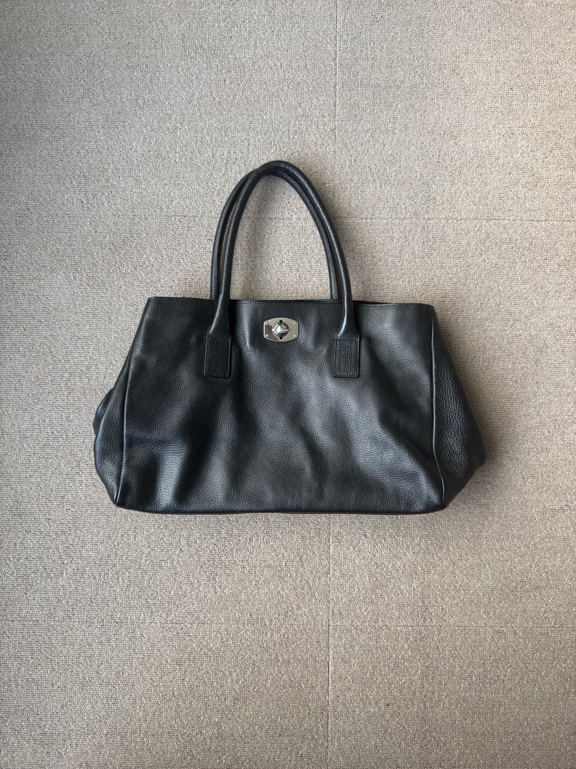 Furla 블랙 레더 투웨이 숄더백 샤넬 서프백 스타일 상품이미지2