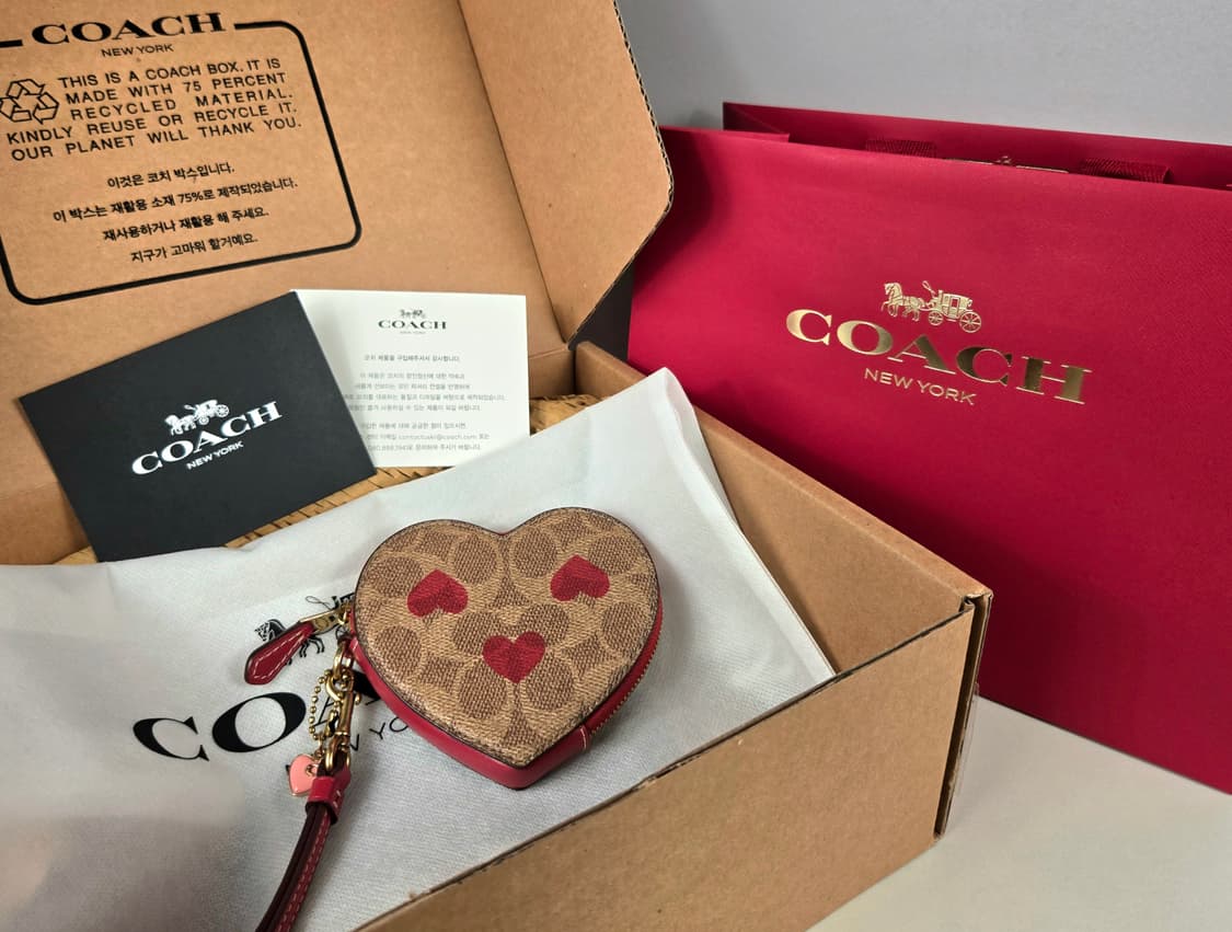 COACH 코치 시그니처 하트 지퍼 지갑 상품이미지1