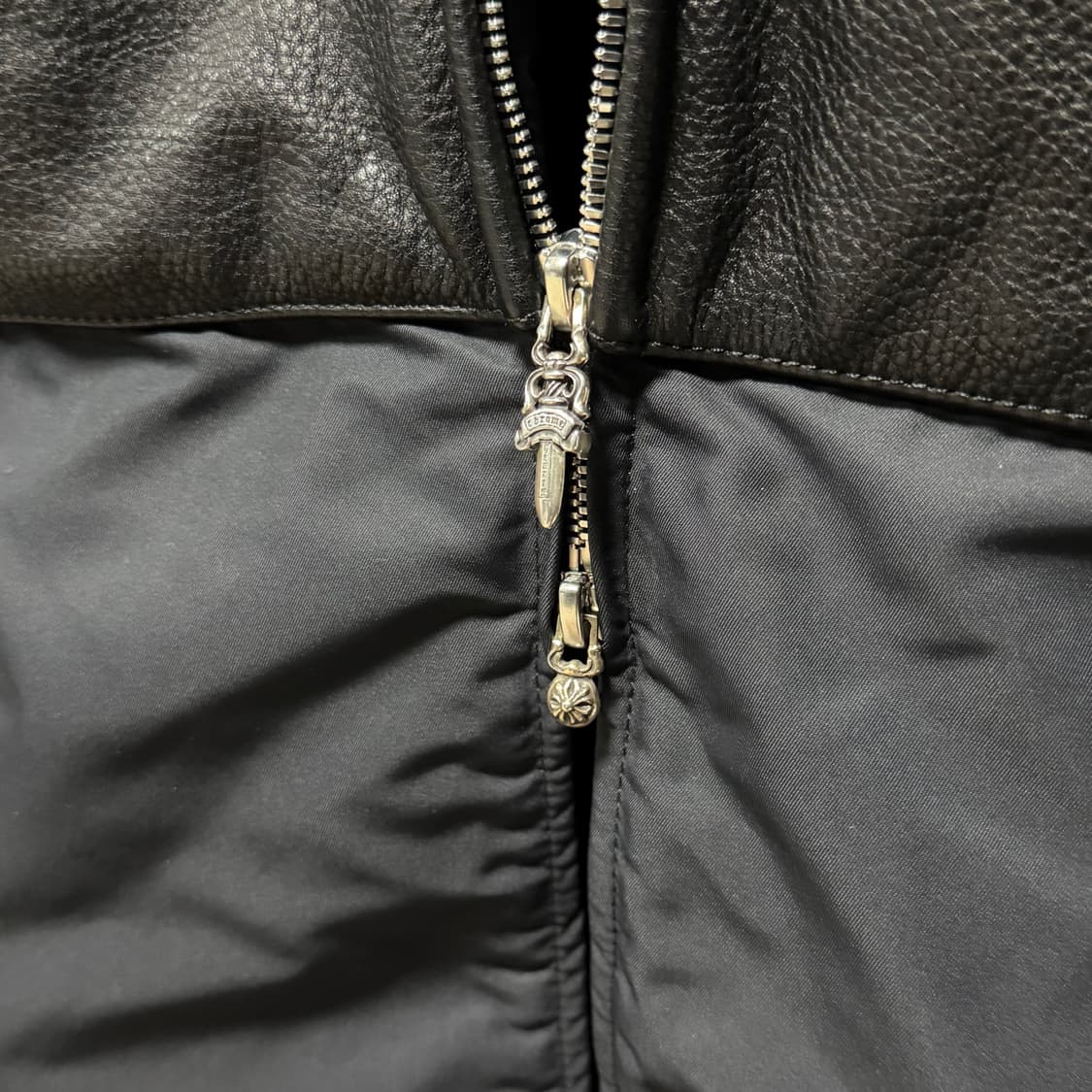 1250판매/S+급 크롬하츠 트리플 크로스 레더패치 내피 풀퍼 롱패딩 상품이미지8