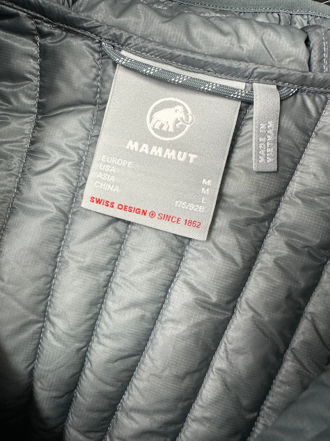 마무트(MAMMUT) 브로드피크 후드 경량다운 상품이미지3