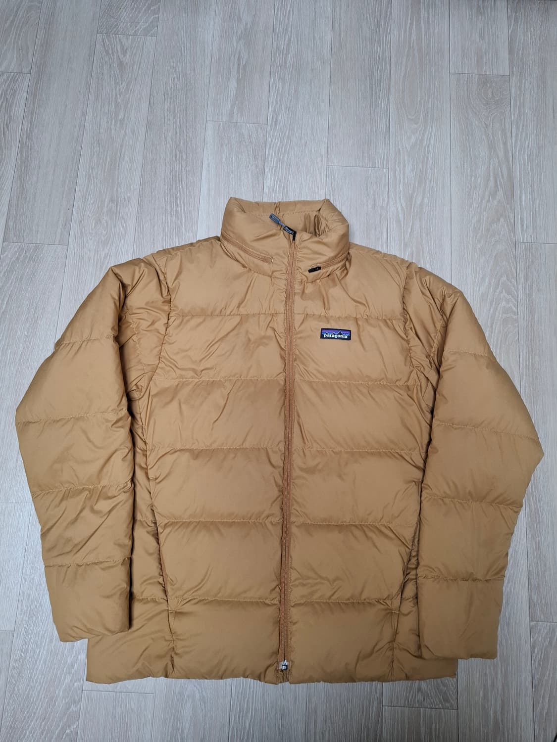 M 파타고니아 사일런트 패딩 자켓 브라운 상품이미지1