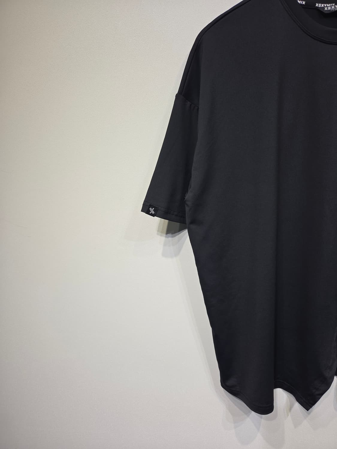 XEXYMIX 젝시믹스 언발란스 슬릿 오버핏 반팔 상품이미지4