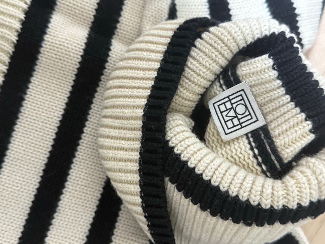 토템 스트라이프 니트 터틀넥 상품이미지2