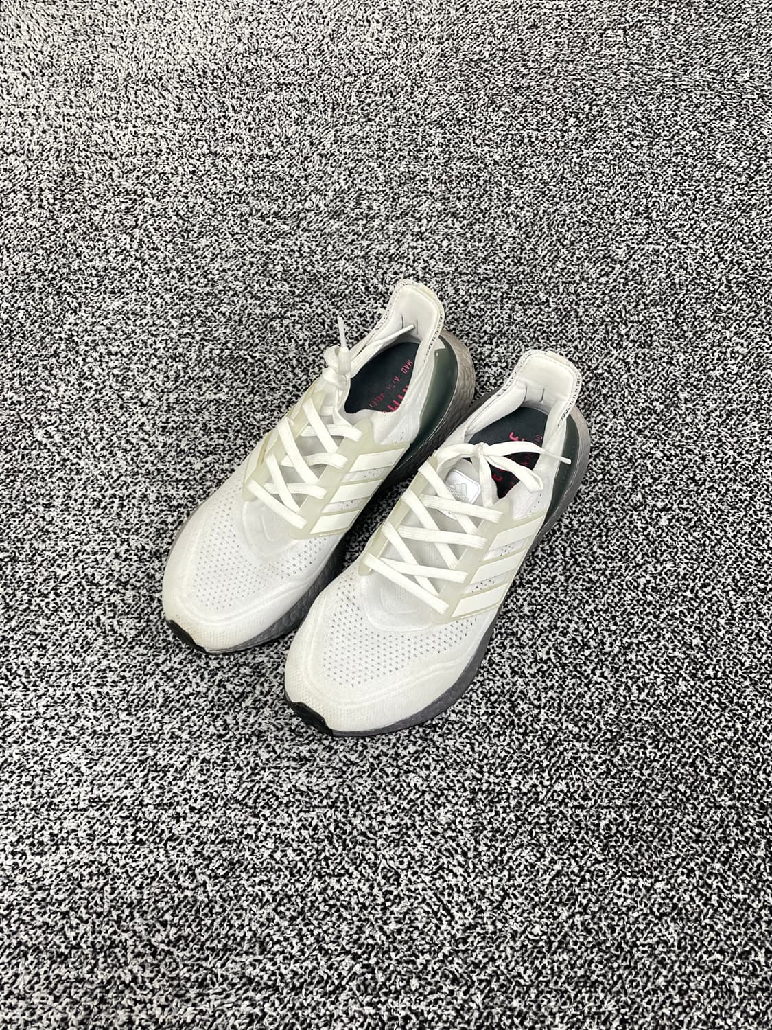 빈티지9. 아디다스 울트라부스트 21 러닝화 런닝화 운동화 상품이미지1