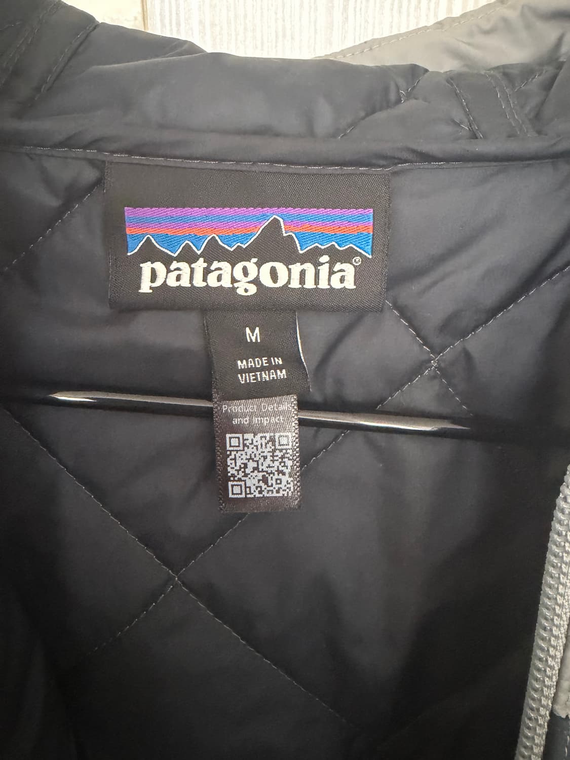 파타고니아 멘즈 다이아몬드 퀄티드 보머 후디M 상품이미지3