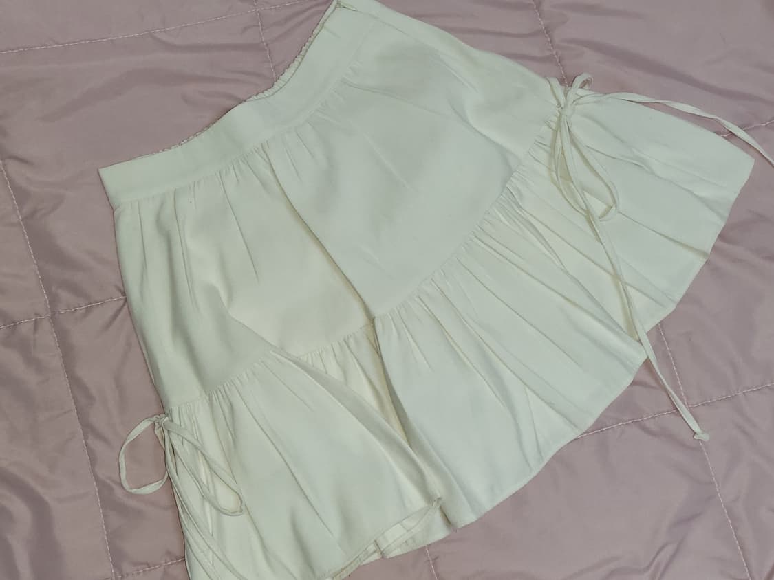 블랙업 헬신더 플레어 리본 미니 스커트 팬츠 아이보리 상품이미지3