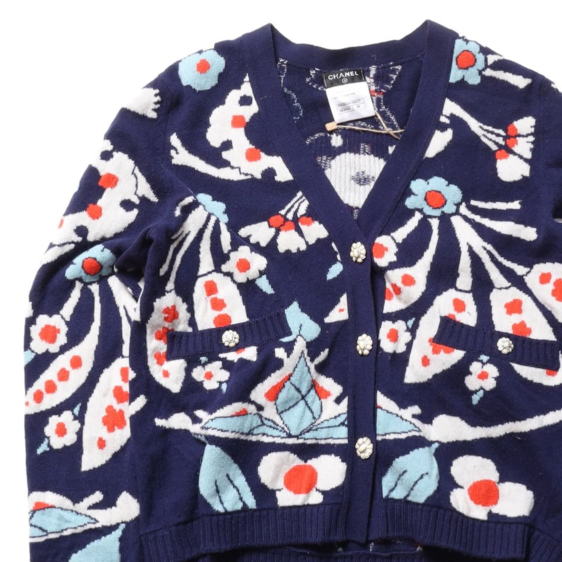 샤넬 Chanel Floral Cashmere Cardigan

 상품이미지2