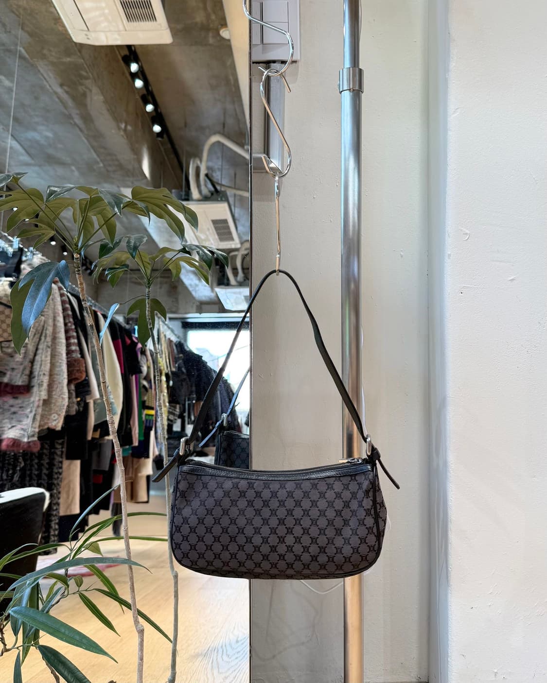 셀린느 브라운 마카담 숄더백  상품이미지1