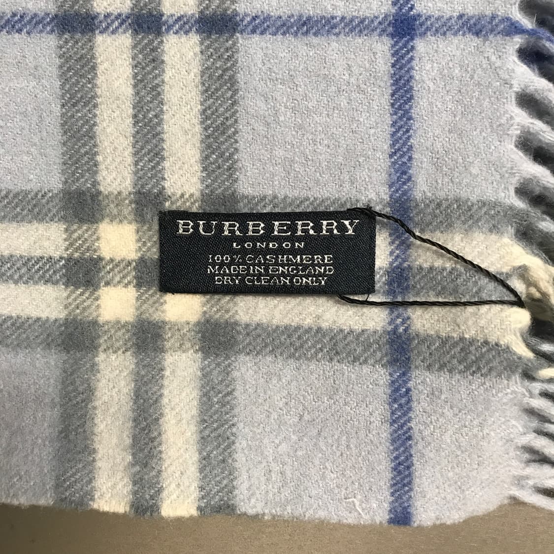 버버리 정품 캐시미어 머플러 블루 상품이미지4