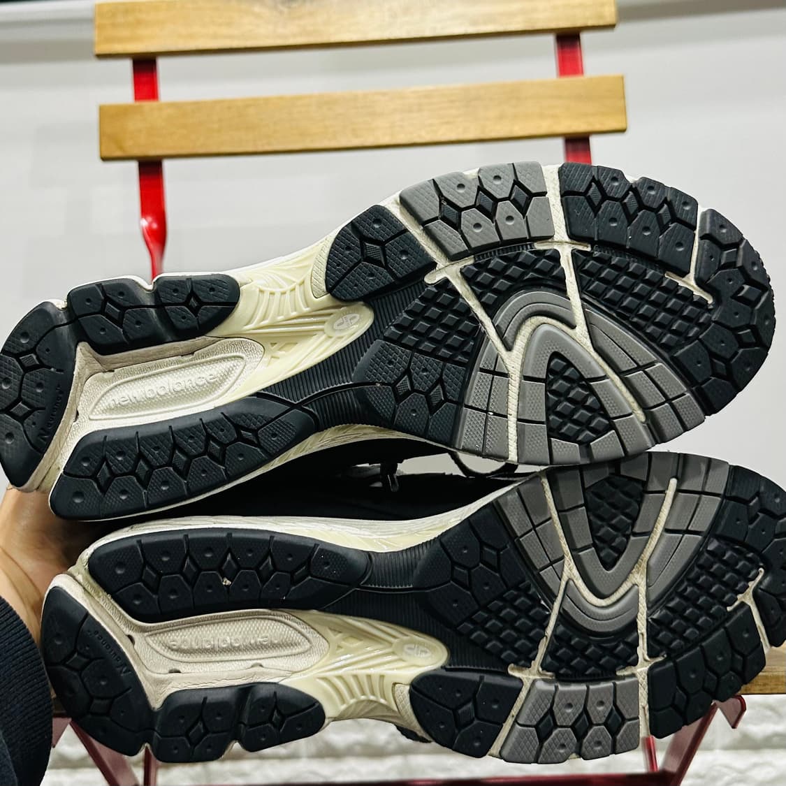 270) 뉴발란스 운동화 남성 남자 신발 2002R 블랙 상품이미지6